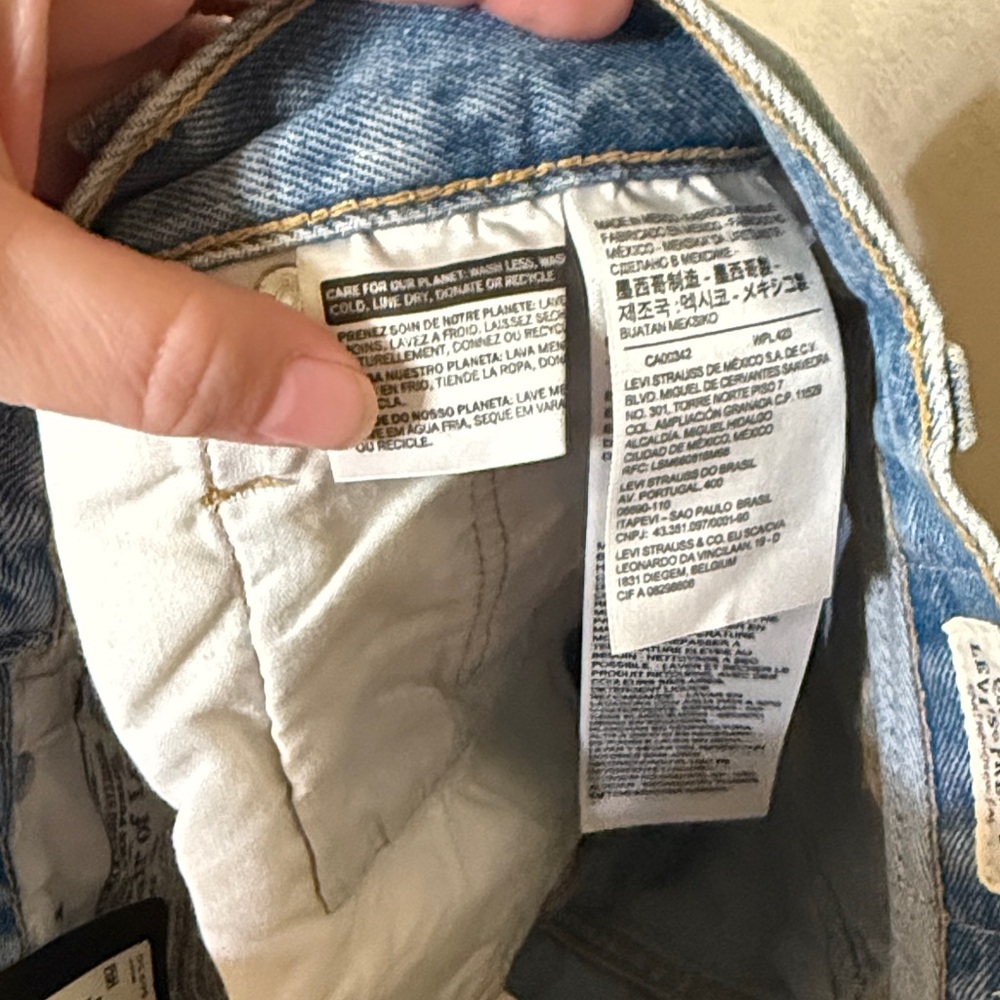 Levi's 501 high rise Distressed Blue Jean Shorts - Picture 7 of 7